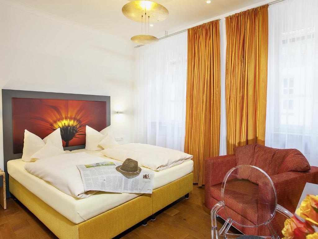 Hotel Muenchner Hof Und Blauer Turm Řezno Pokoj fotografie
